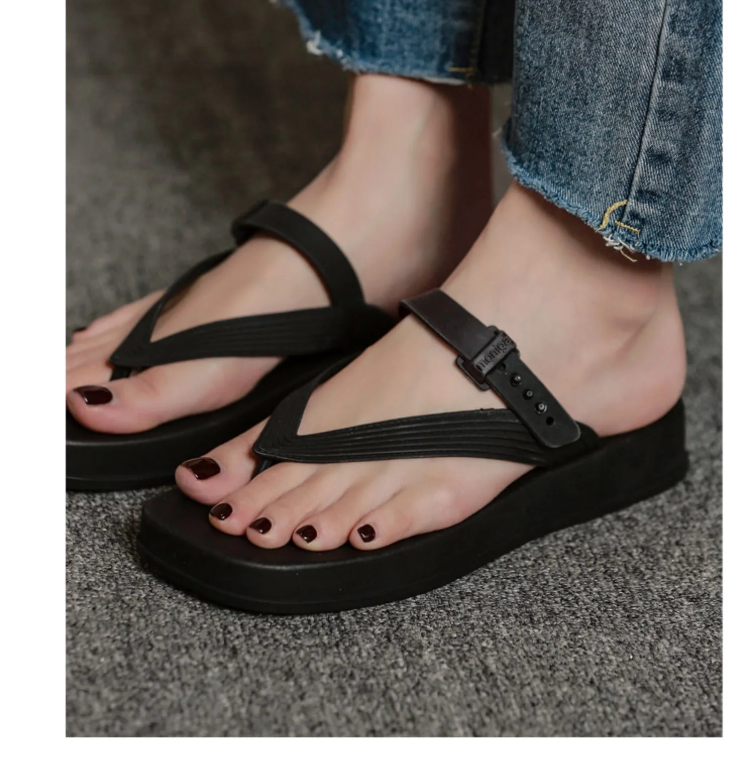2023 New Summer Women Fashion Thick Bottom High Heel Flip Flops Women Outer Wear Outdoor Beach Casual Sandals