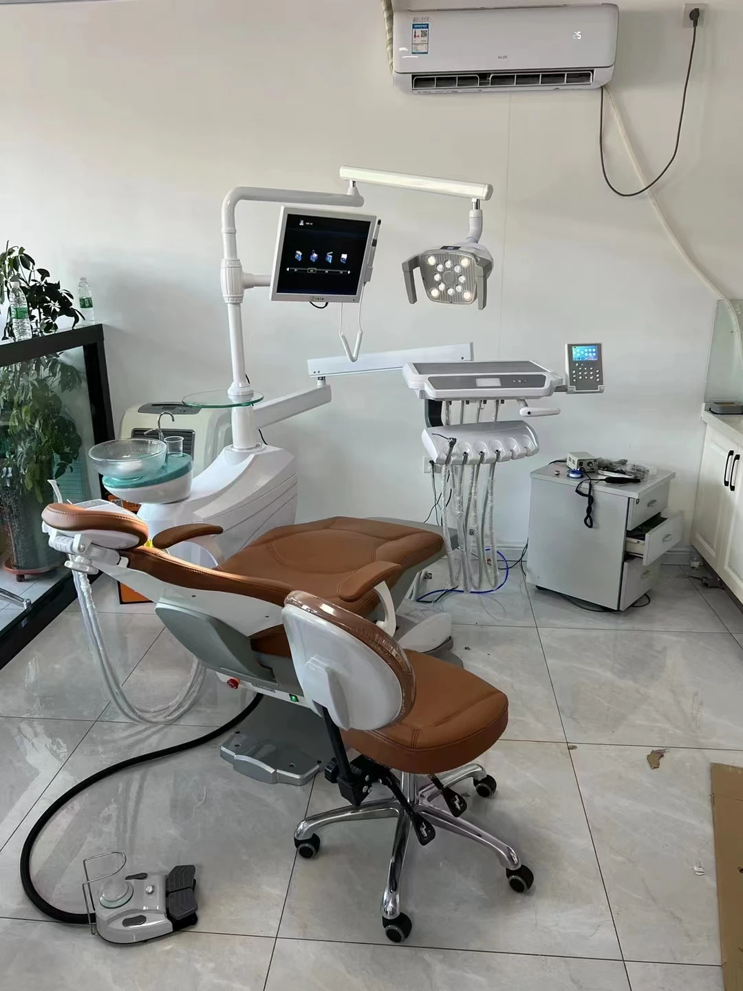 Dental laboratory Dental chair with removeable sptitton /dental motor unit for clinic