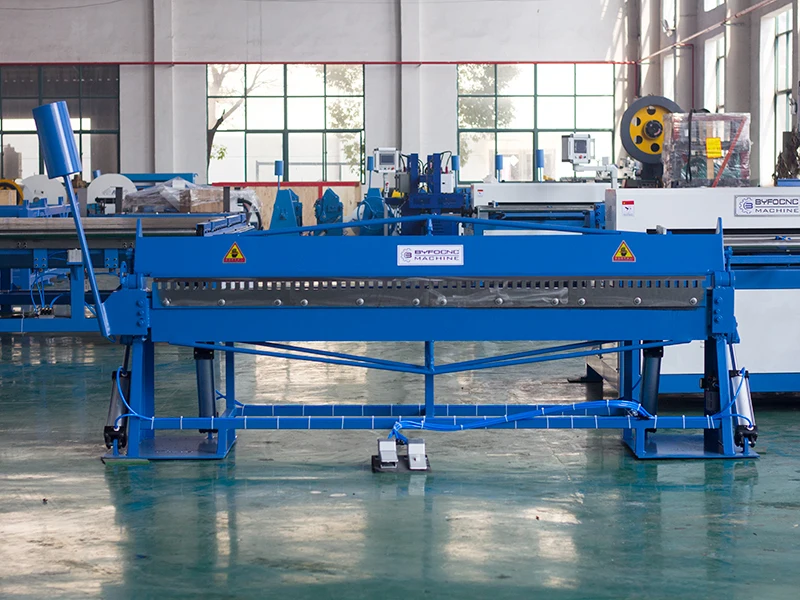 Hot Sale 1.5*2500 mm Pneumatic Sheet Metal Folding Machine TDF Galvanized Steel Bending