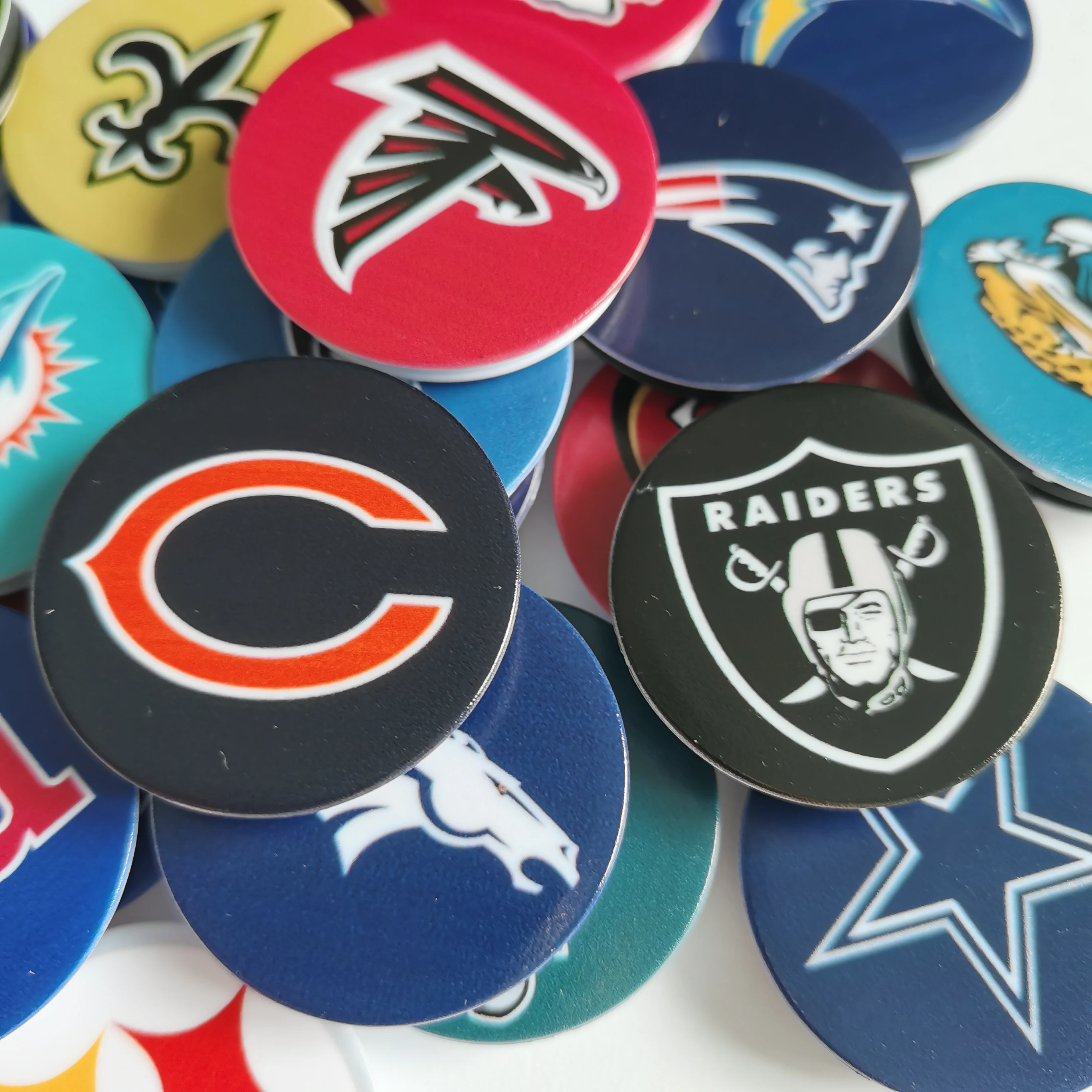 High Quality NFL Teams Phone Grip Socket, Tiktok Hot Cell Phone Open Up Socket