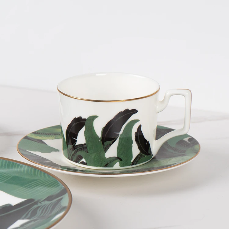 Hot selling Gold rim dinnerware Green Leaf Ceramic dinnerware Plate Set for Party  wedding