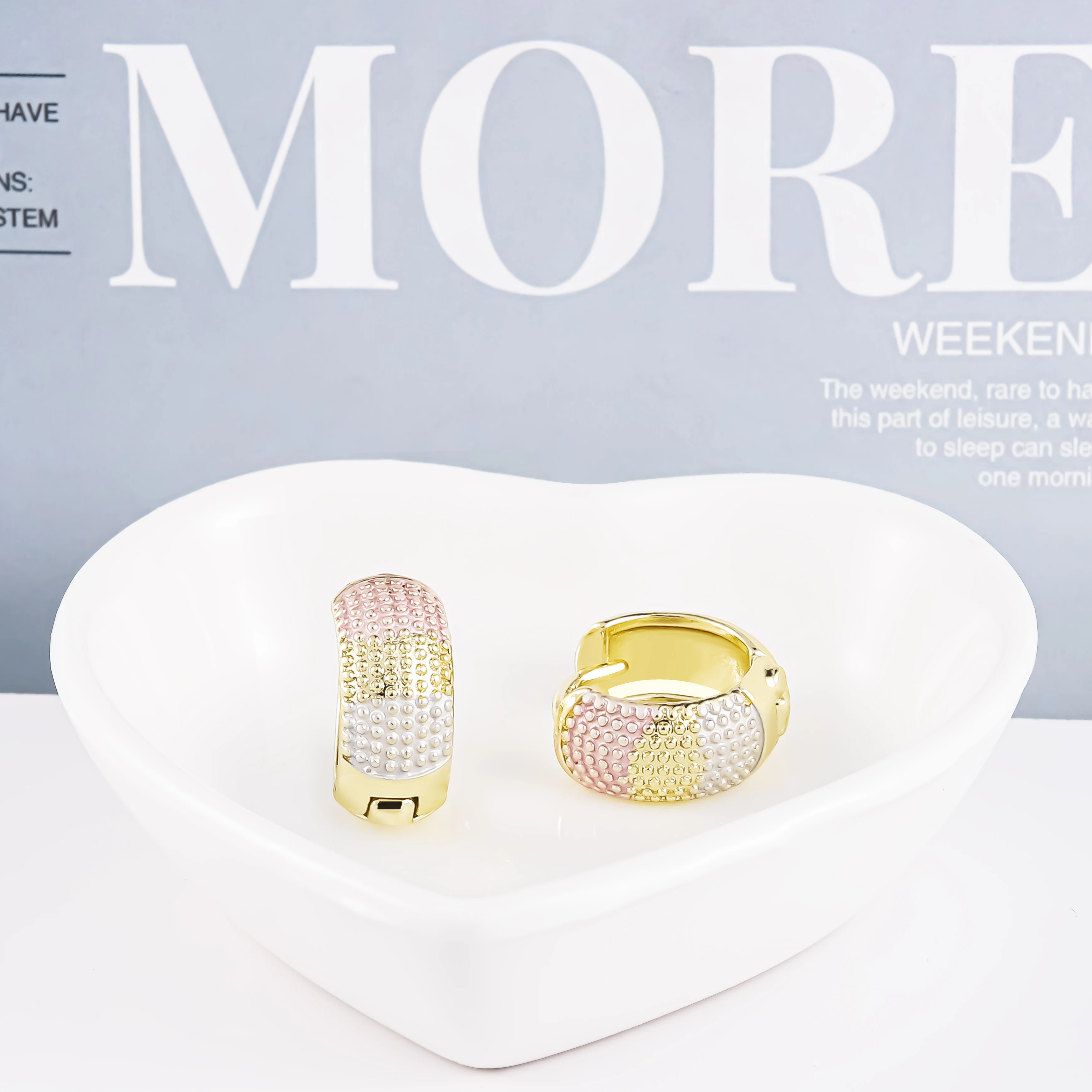 wholesale fashion huggie earring custom jewelry aretes y accesori por mayor 14K gold plated tricolor women plain hoop earring