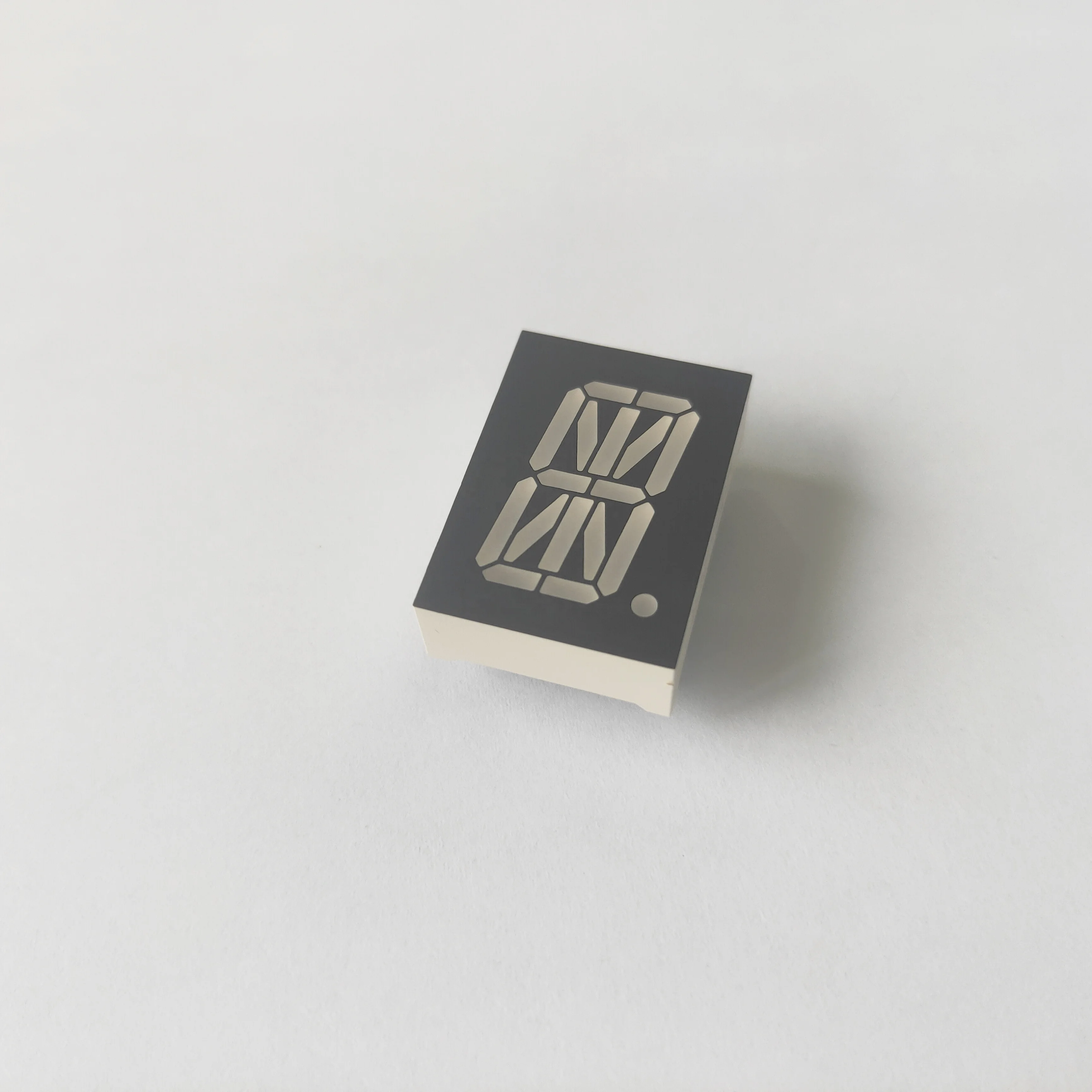 Wholesale inventory LED Digital Tube 0.8 inch 14 segment 1 digit 18 pin display