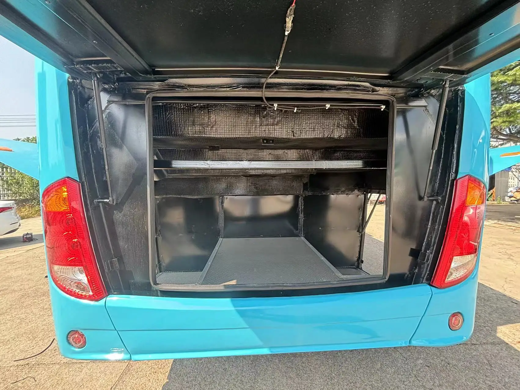 Hot sale Luxury Buses YUTONG 12 Meters Diesel Engine School Passenger Right Hand Drive Coach City Bus buses for tourism