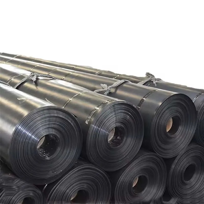 0,5 мм 0,75 м 1 мм 2 мм 3 мм HDPE геомембранная установка для химического завода/водного хозяйства Высококачественная композитная геомембрана