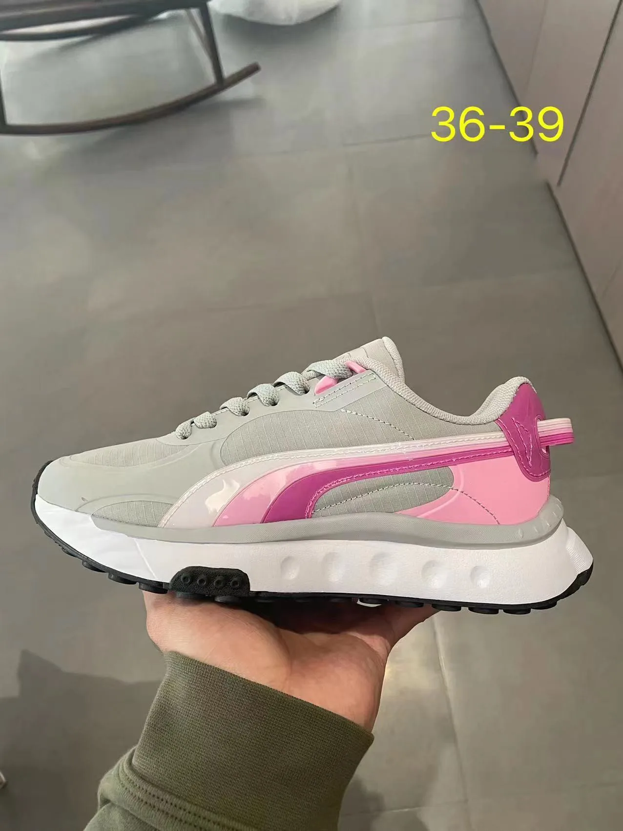 Customizable fashion sports shoes, outdoor travel shoes, office travel shoes, men running shoes