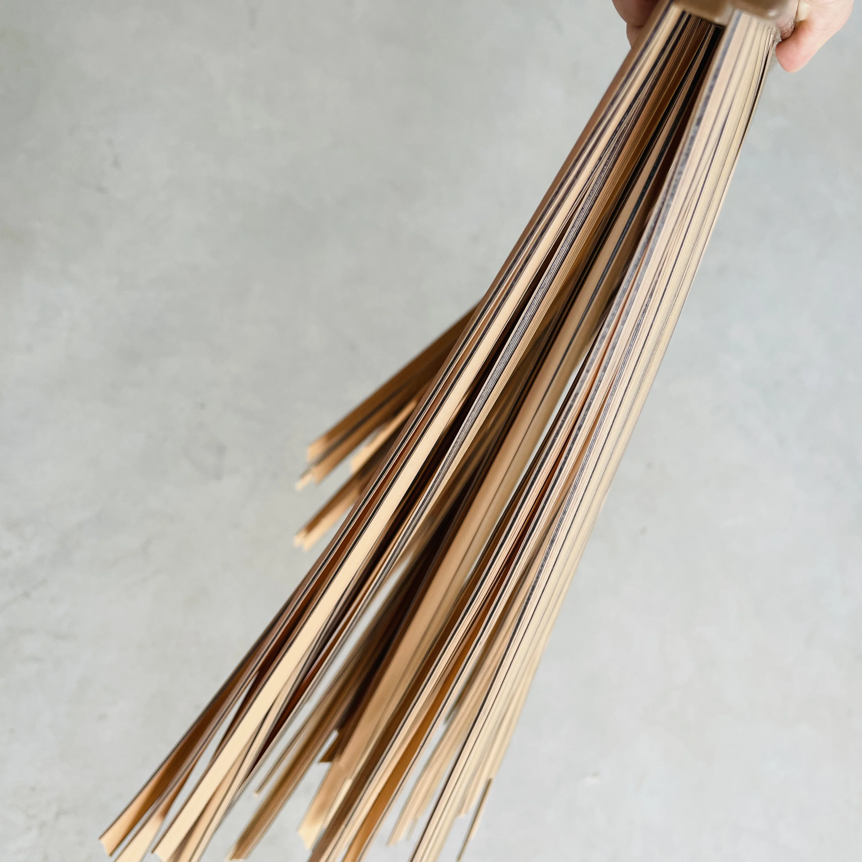 CD-03 Factory Supply Direct Artificial Thatch Roof Synthetic Wide Leaf Thatch Carton CD Bamboo Cladding Traditional 100 PCS