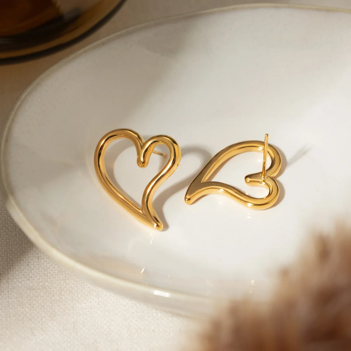 New Trend Heart Shape Earrings Stainless Steel Heart Hollow Stud Earrings Waterproof Trendy Fashion Charm Jewelry Gift