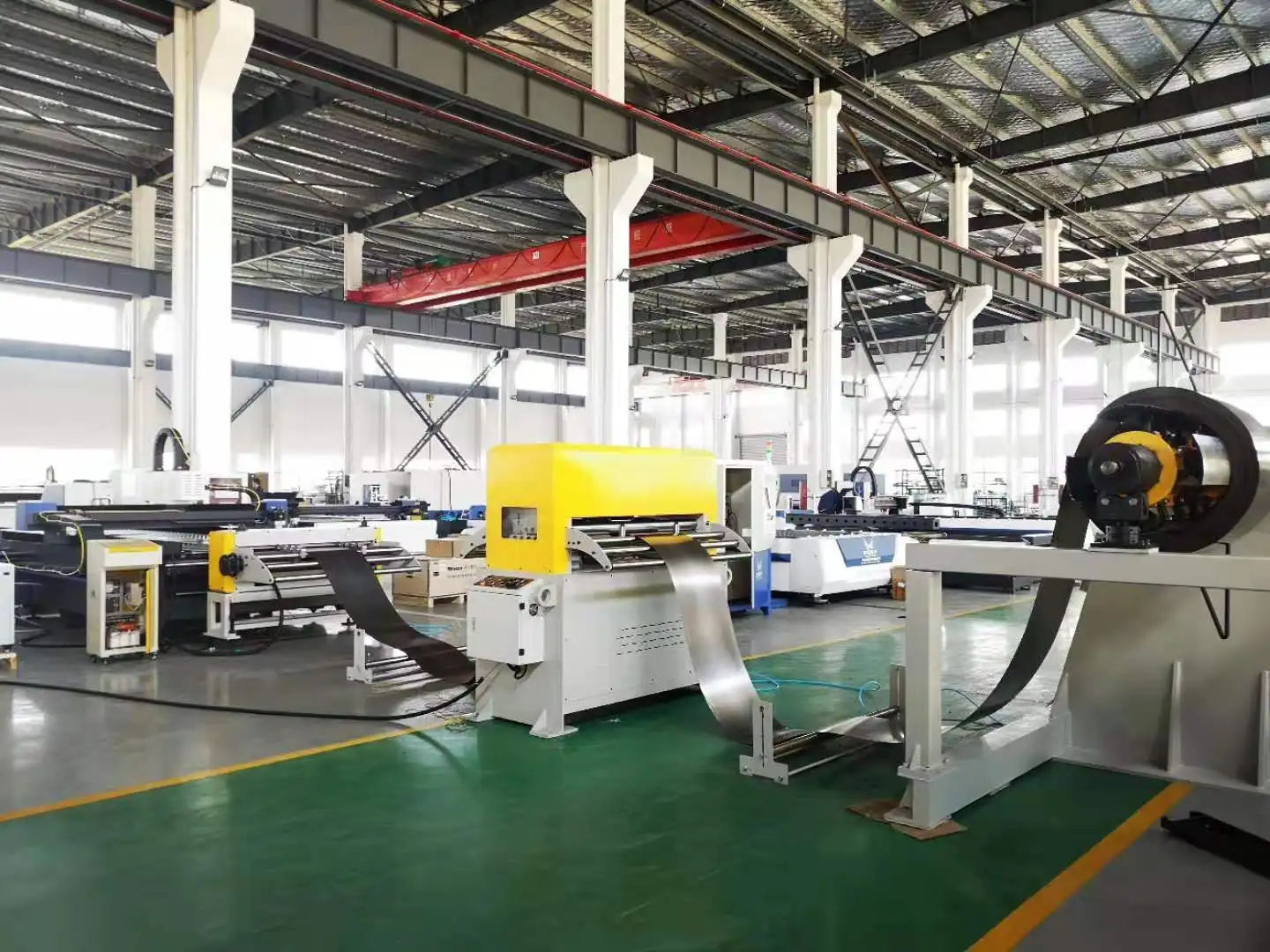 1540 Automatic Metal Coil Feed Fiber Laser Cutting Machine