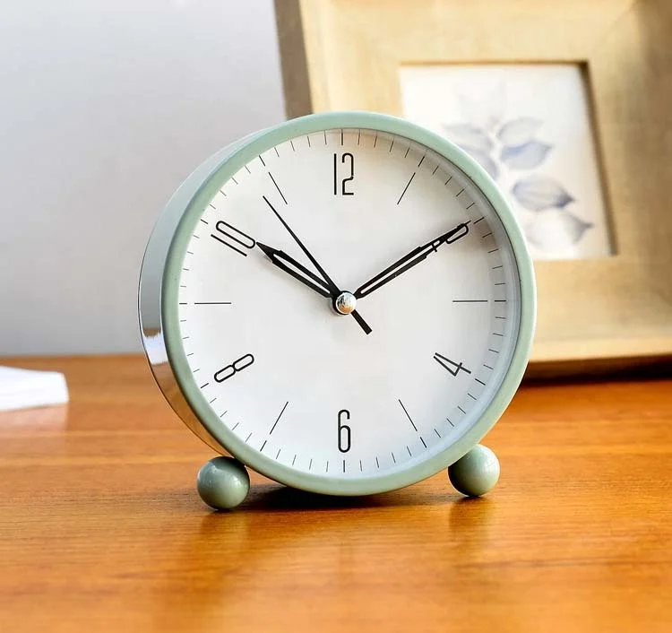 Alarm Clock 4 inch Round Silent Analog Alarm Clock Non Ticking with Night Light Battery Powered Super Silent Alarm Clock