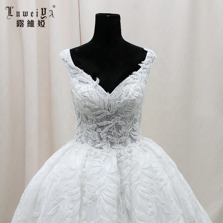 Plus Size Dresses Wholesale Off Shoulder Wedding Dress Bridal Gowns Vestidos De Novia Luxury Lace Bridal Gowns With Long Train