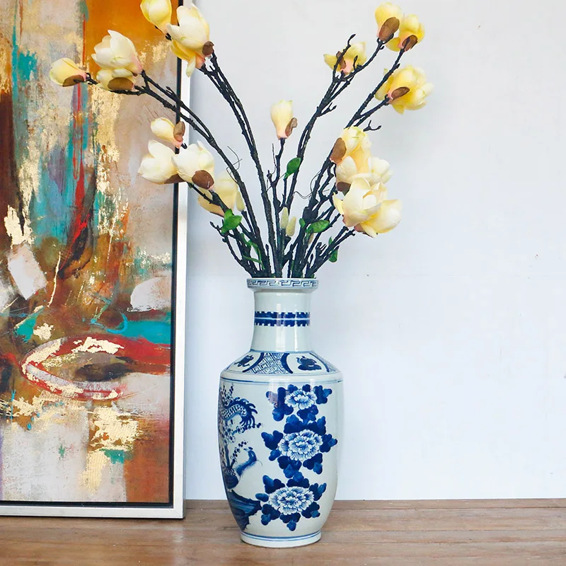 Chinese porcelain vase with blue and white hand painting  dragon classical ceramic vintage bottle for hotel and home decorative