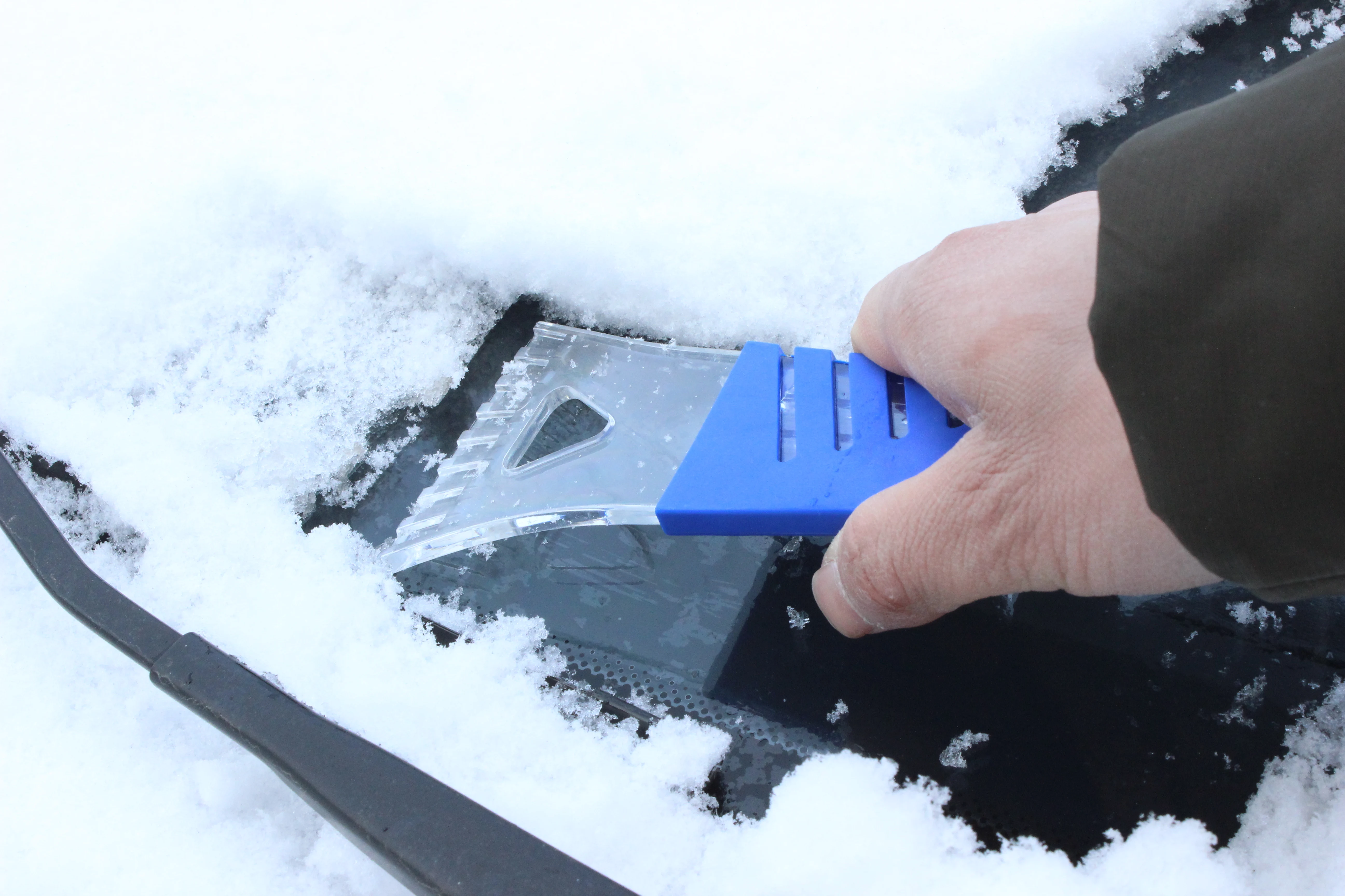 Low Price Most Efficient Ice Removal Handle Cover Curve Design Mini Ice Scraper Car Manufacturer Car Ice Scraper