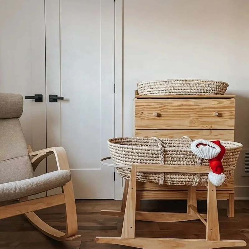 OEM corn husk Moses basket with mattess baby sleeping basket