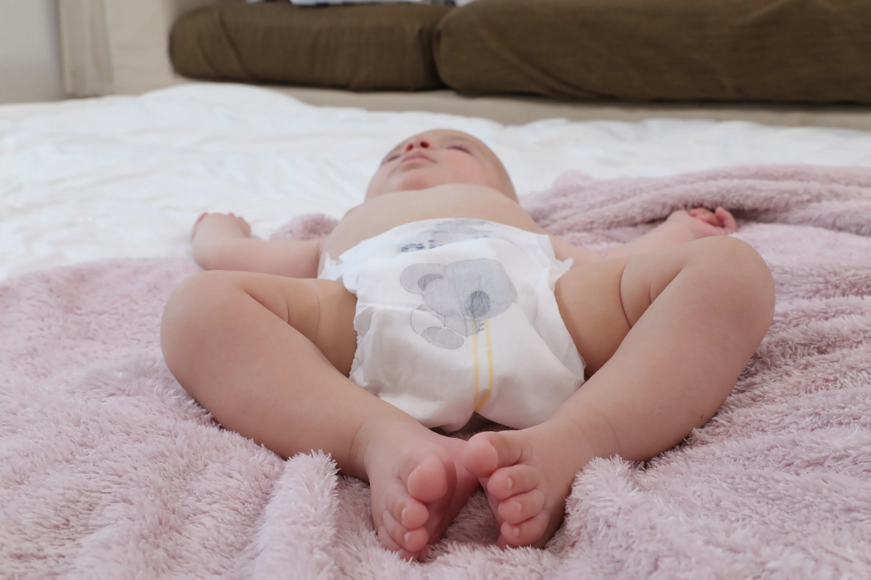 AIWIBI Hot Sale  New Born Baby Pants Diapers Custom Disposable Non Woven Fabric Printed Cotton kids diapers disposable baby