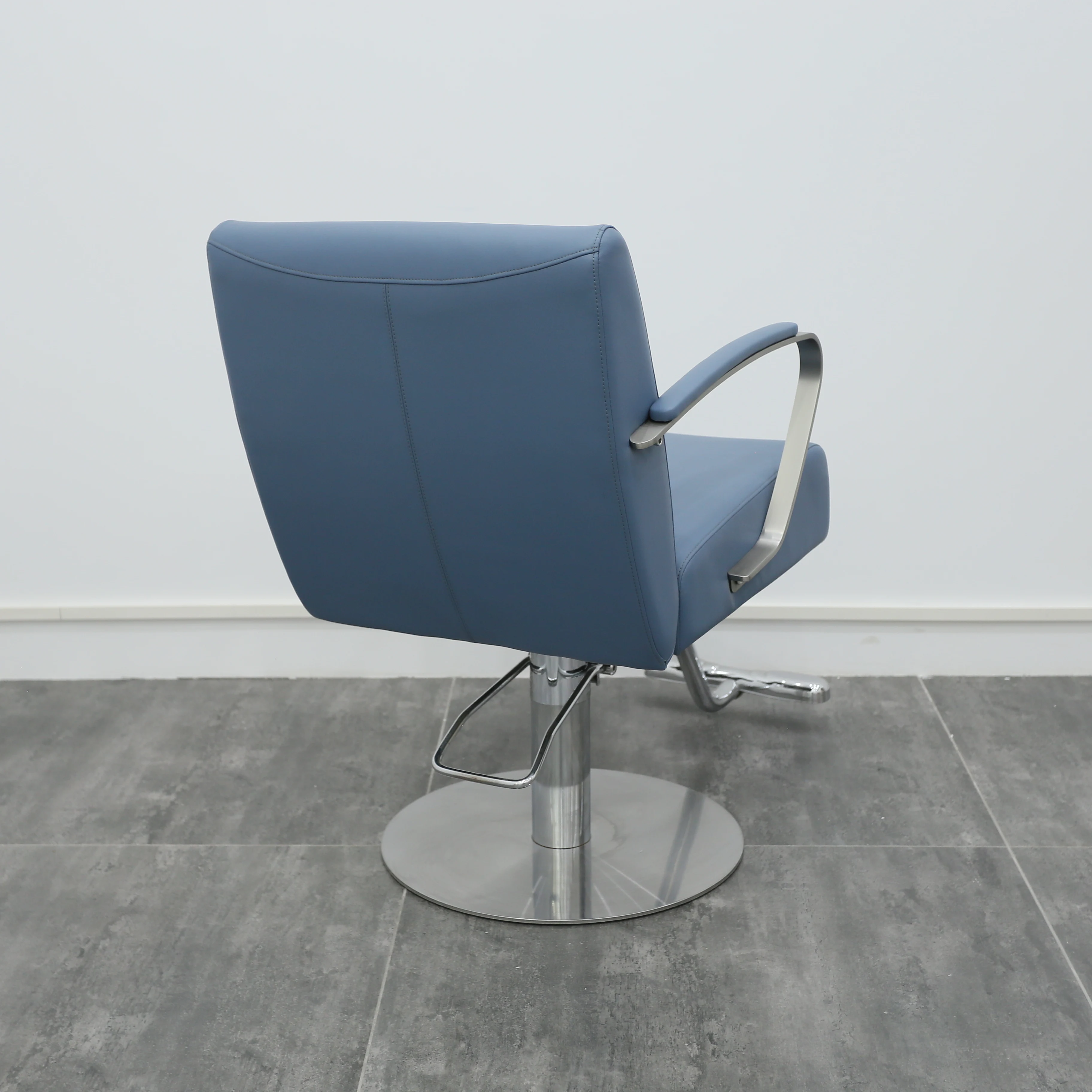 Factory Wholesale Price Dainty Hairdressing Square Base Hair Styling Equipment Styling Furniture Barber Chair Hair Salon