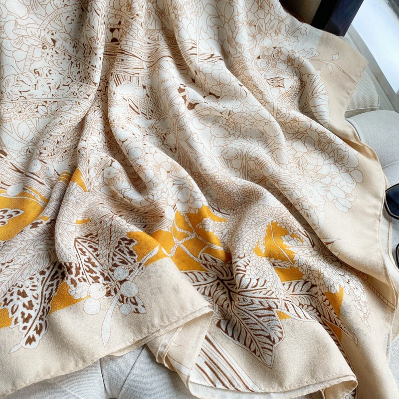 2022 Fashion New Ladies Beige Flower Printed Square Scarf Bandanas Shawls Women Simple Style Soft Cotton Head Wraps Square Scarf