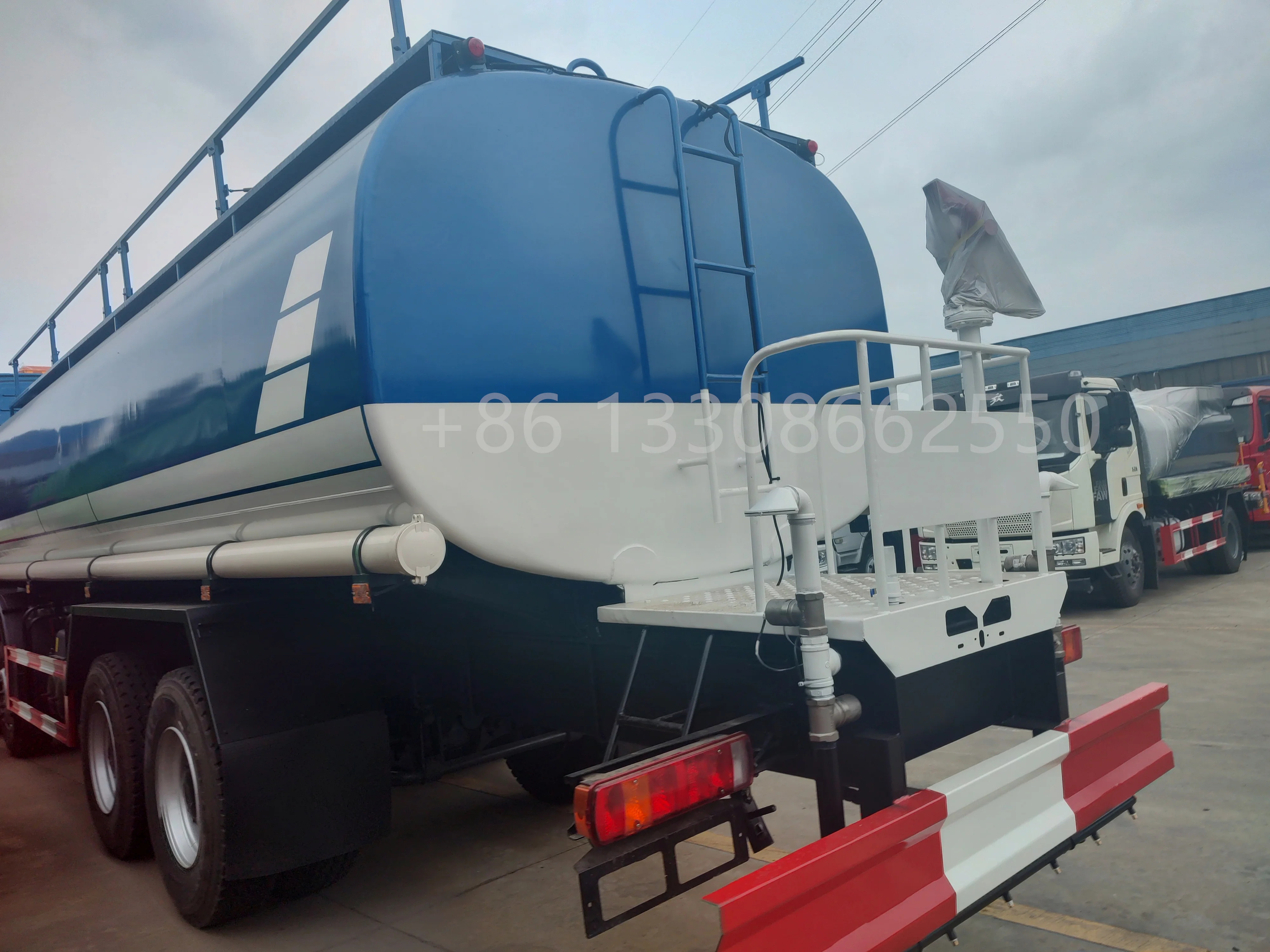 Dongfeng HOWO Water Tank Truck 400HP 6X4 28000 Liter Water Browser Spray Truck Water Tank Vehicle Price