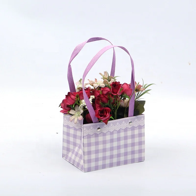 Checkered Square Portable Kraft Paper Waterproof Flower Box Florist Handy Flower Bags Mini Wedding Favor Party Rose Storage Box