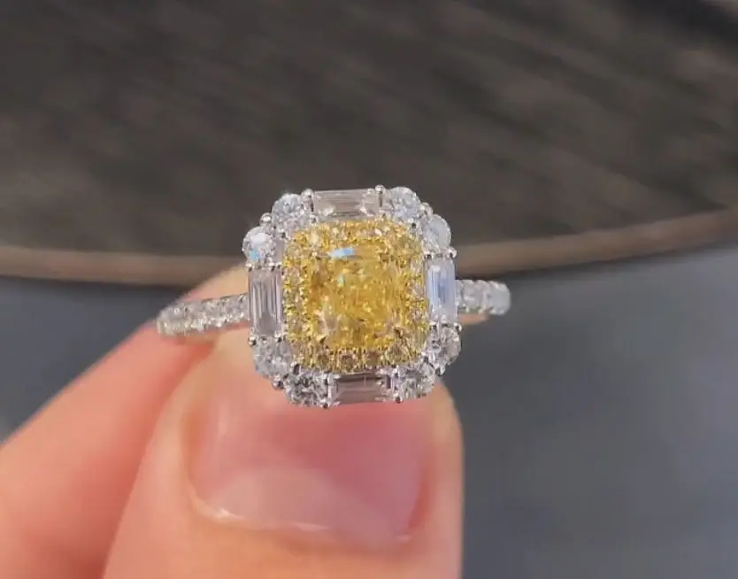 Main Stone 1CT Natural Yellow Diamond Round Cutting With Side Stone Natural White Diamond In Baguette And Round Wedding Ring
