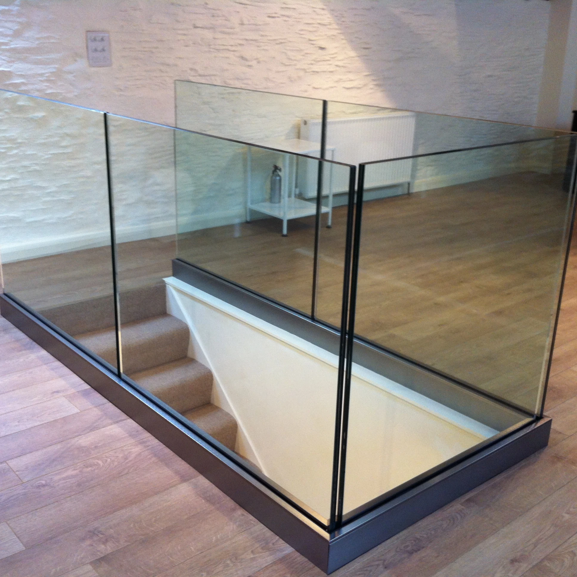 Frameless Glass Balustrade for Balcony Deck Glass Rails Free Design for Aisles Porch