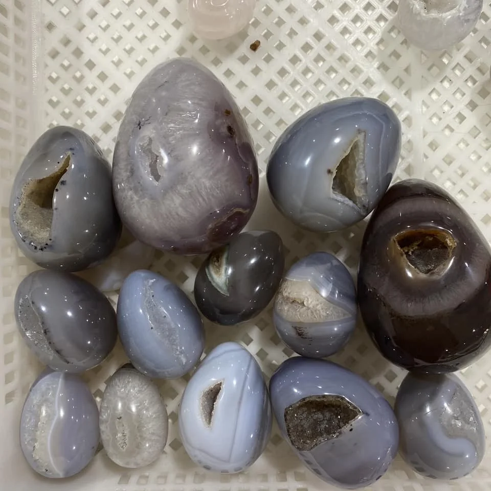 Wholesales Natural Agate Geode Egg Hand Carved Dragon Geode Egg for Crystal Crafts Gift