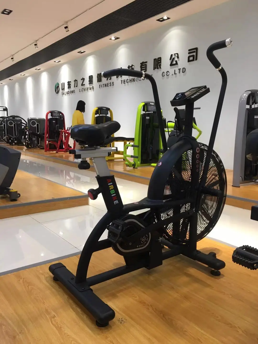 LZX-P03 air bike for body exercise with lower price for sale