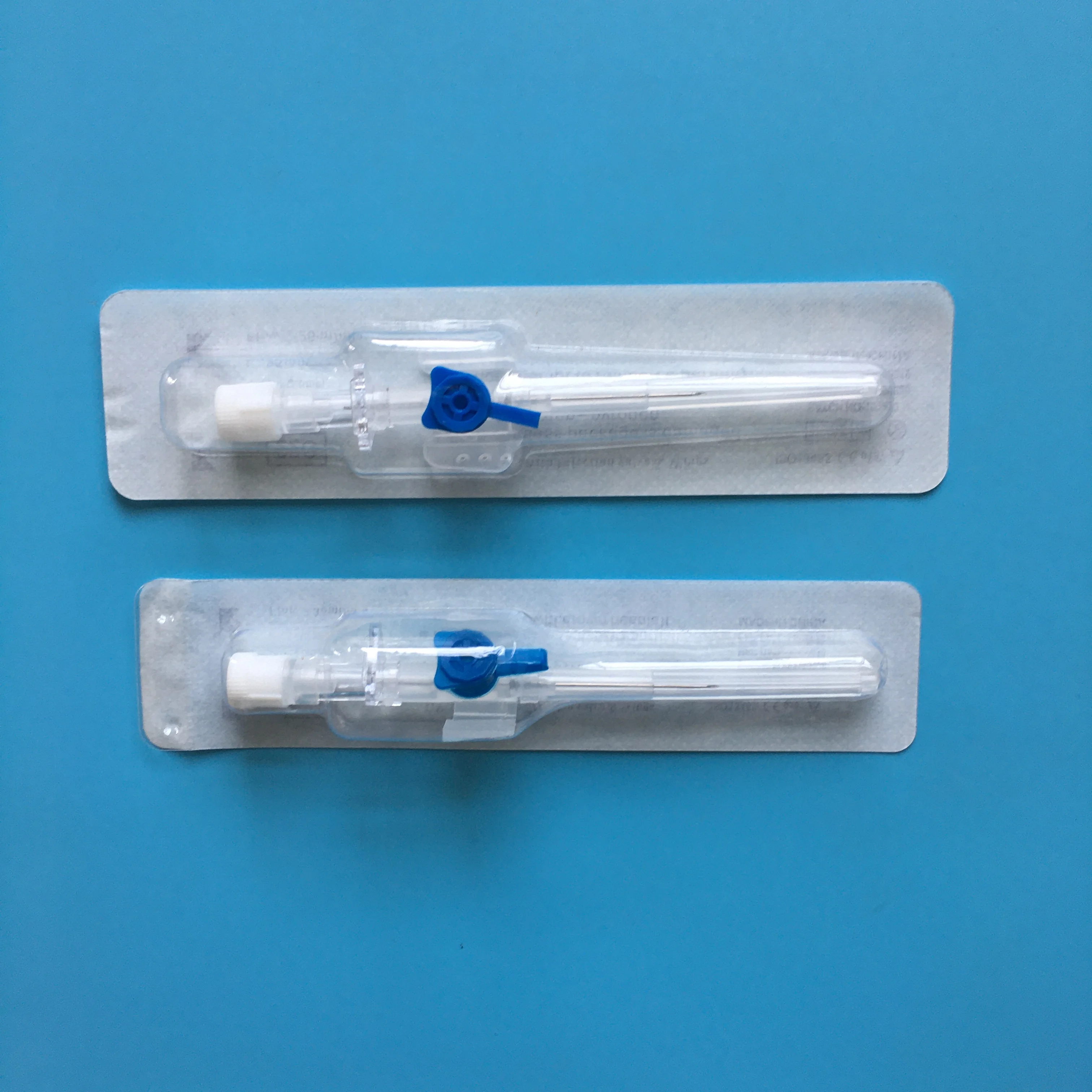 Disposable IV canuula with wings and injection port 14G -26G CE&ISO