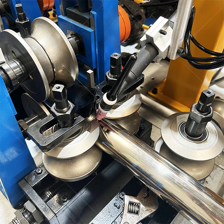 high quality Building Materials Steel Pipe Making Machine / Tube Mill round steel tube production line