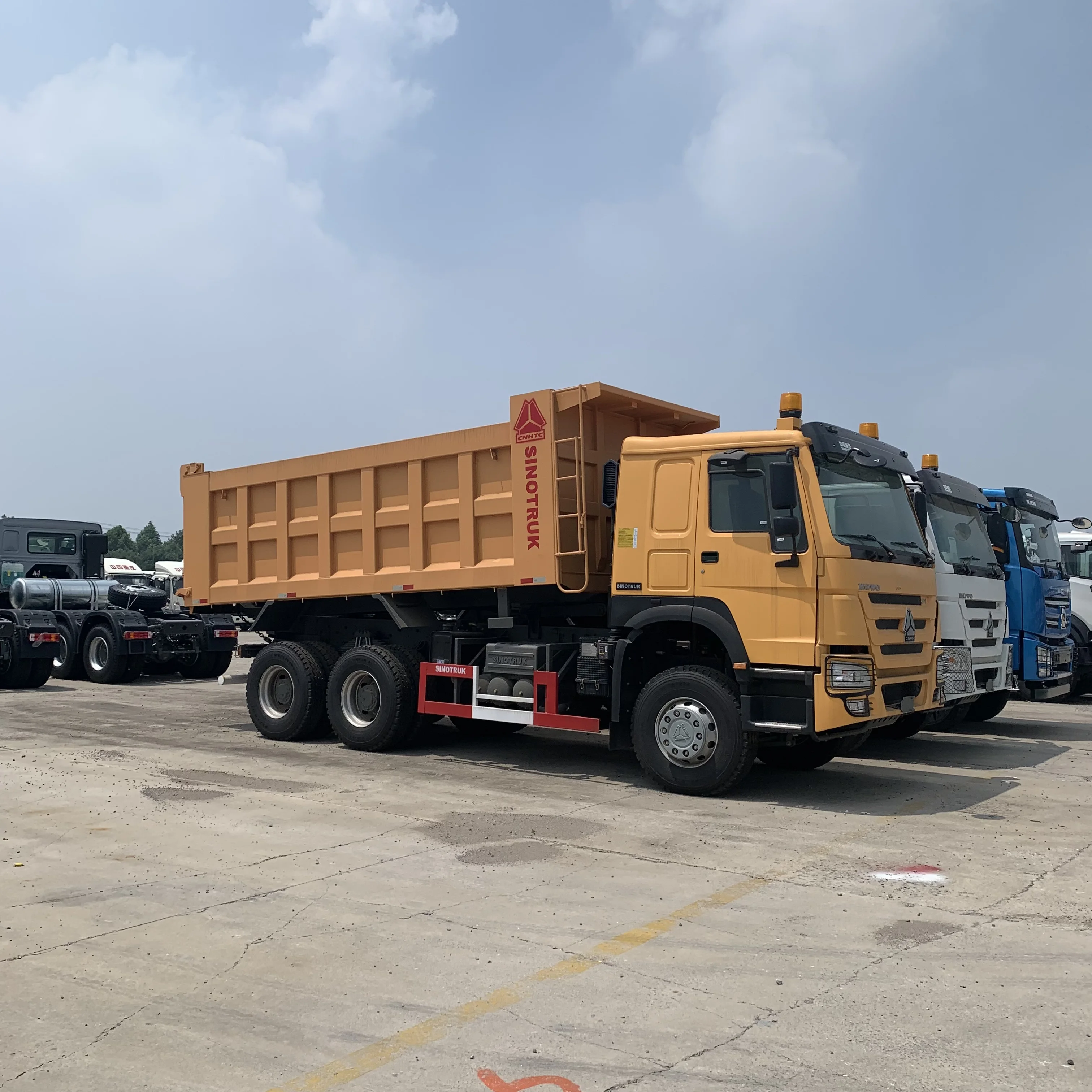 Sinotruk, цена, новые и использованные самосвалы 6x4 Howo 40T