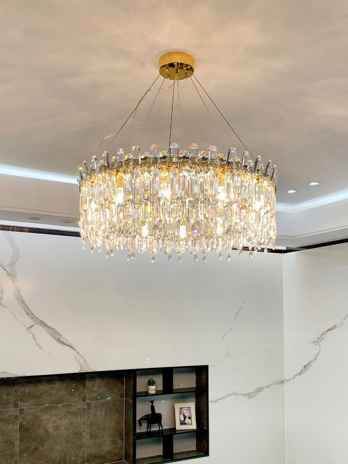 Luxury Gold K9 Crystal Chandelier LED Modern Pendant Fixtures Lighting for Hotel Stairs Wedding Decor Bedroom Dining Room