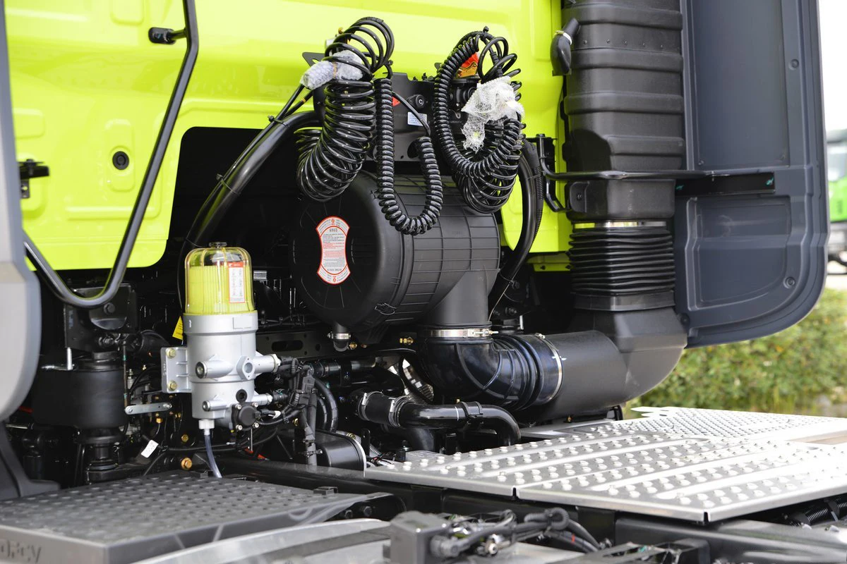 2024 6x4 3 axles diesel engine 14 speed manual transmission LHD manual DFH4250CX7 tractor head trailer truck for sale