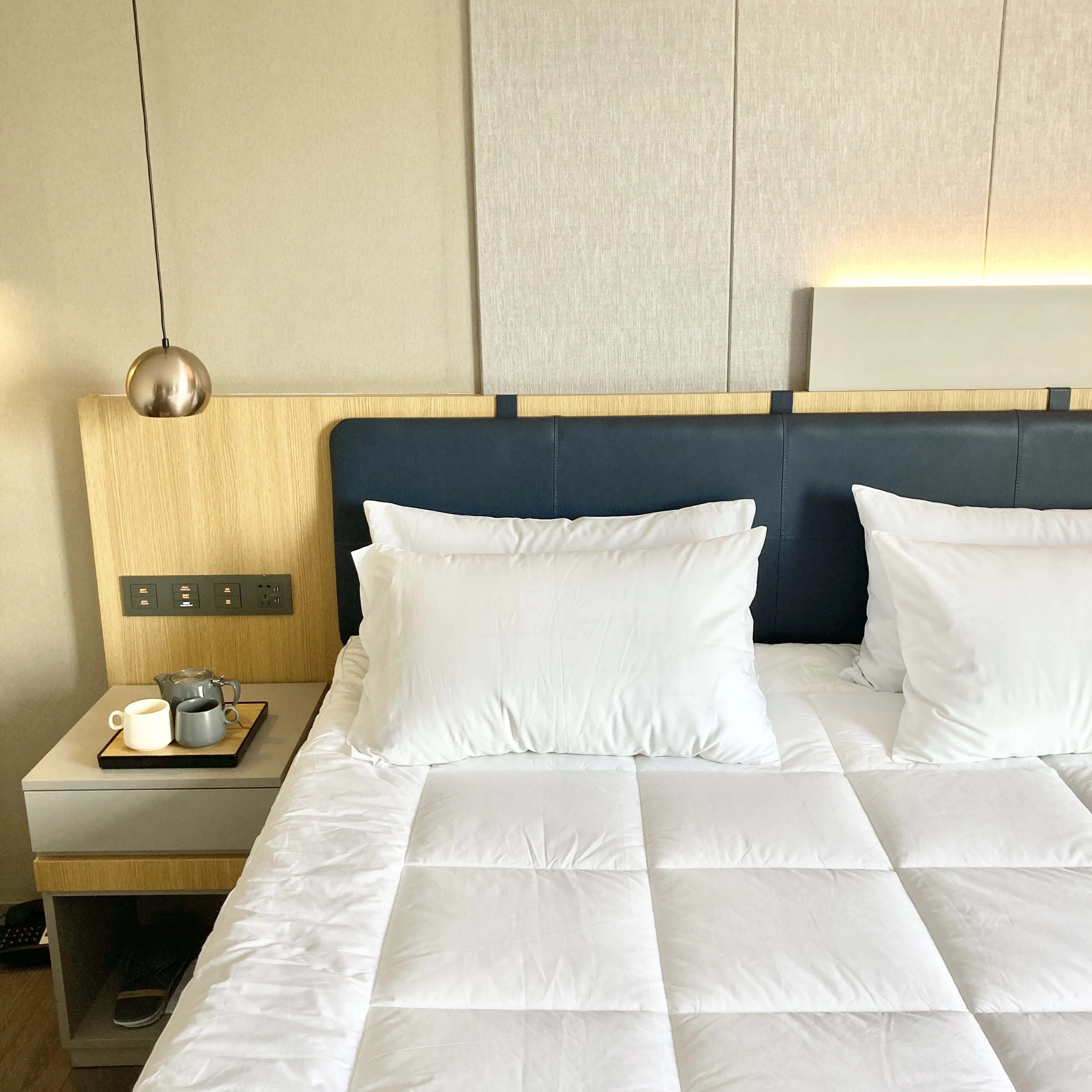 2021 Custom King/Queen/Full Size Thick Mattress Pad Microfiber Polyester Fill Pillow Top Bed Mattress Topper