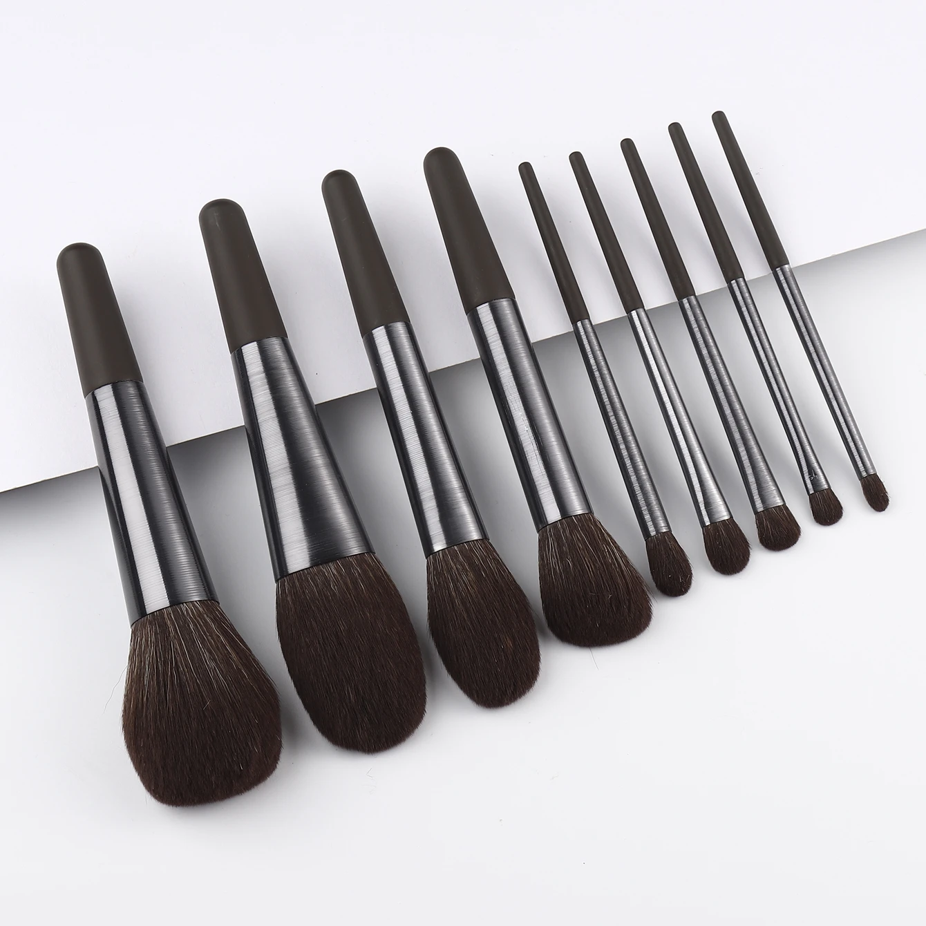 New 9 Pieces Silver Custom Wholesale Professional Makeup Brush Set Shadow Brush Blush Loose Powder Concealer Brush