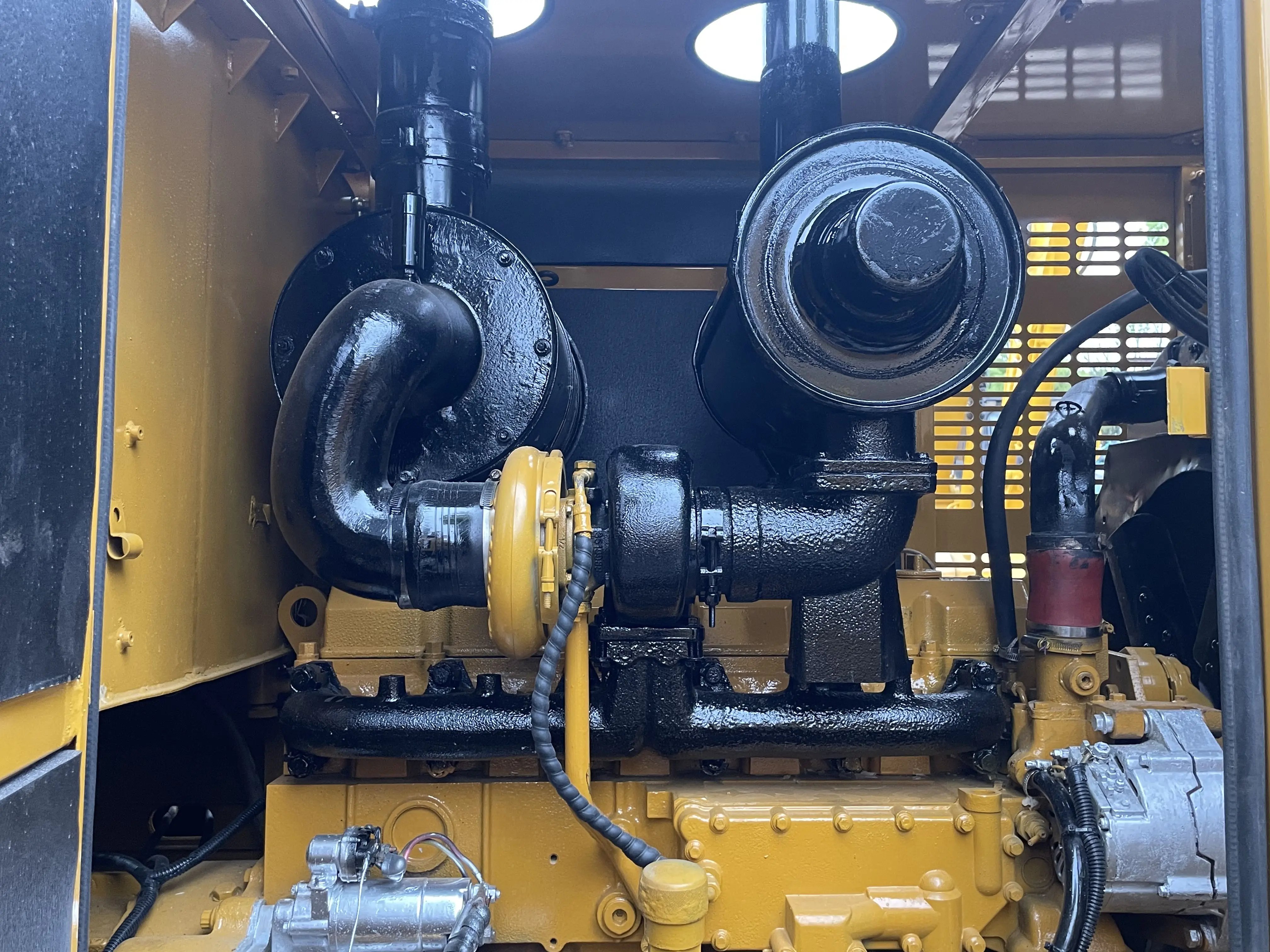 Spot Low Price Excellent Second-hand Original Grader Caterpillar Cat140h Low Working Hours, New Year Grader for Sale