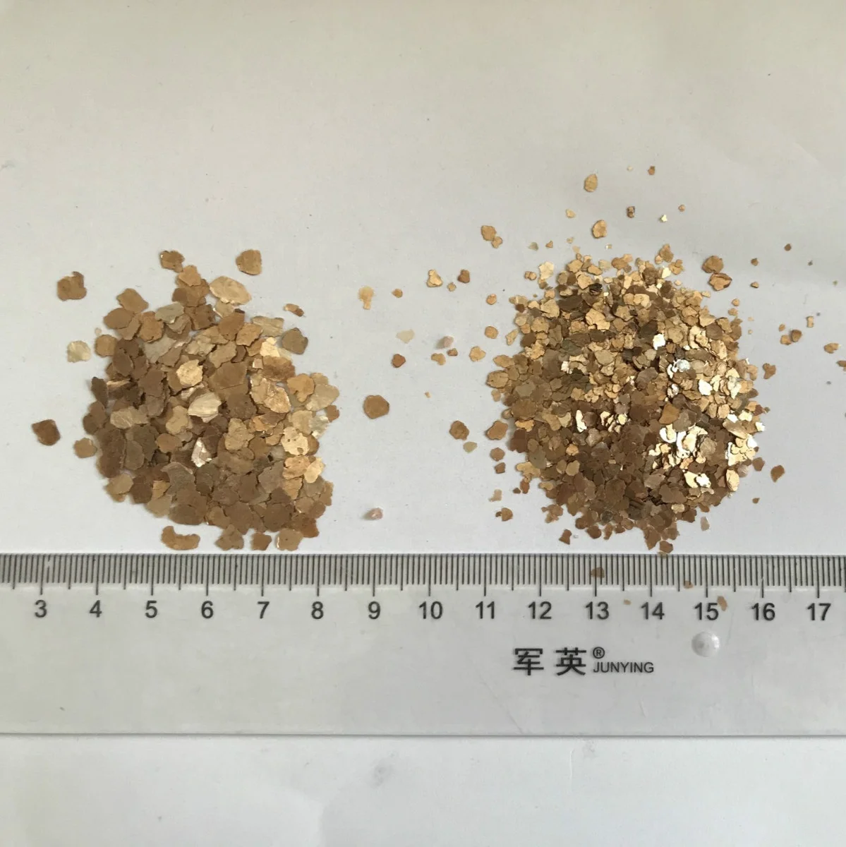 Large Gold Mica Flake for Decorative Wall Paper