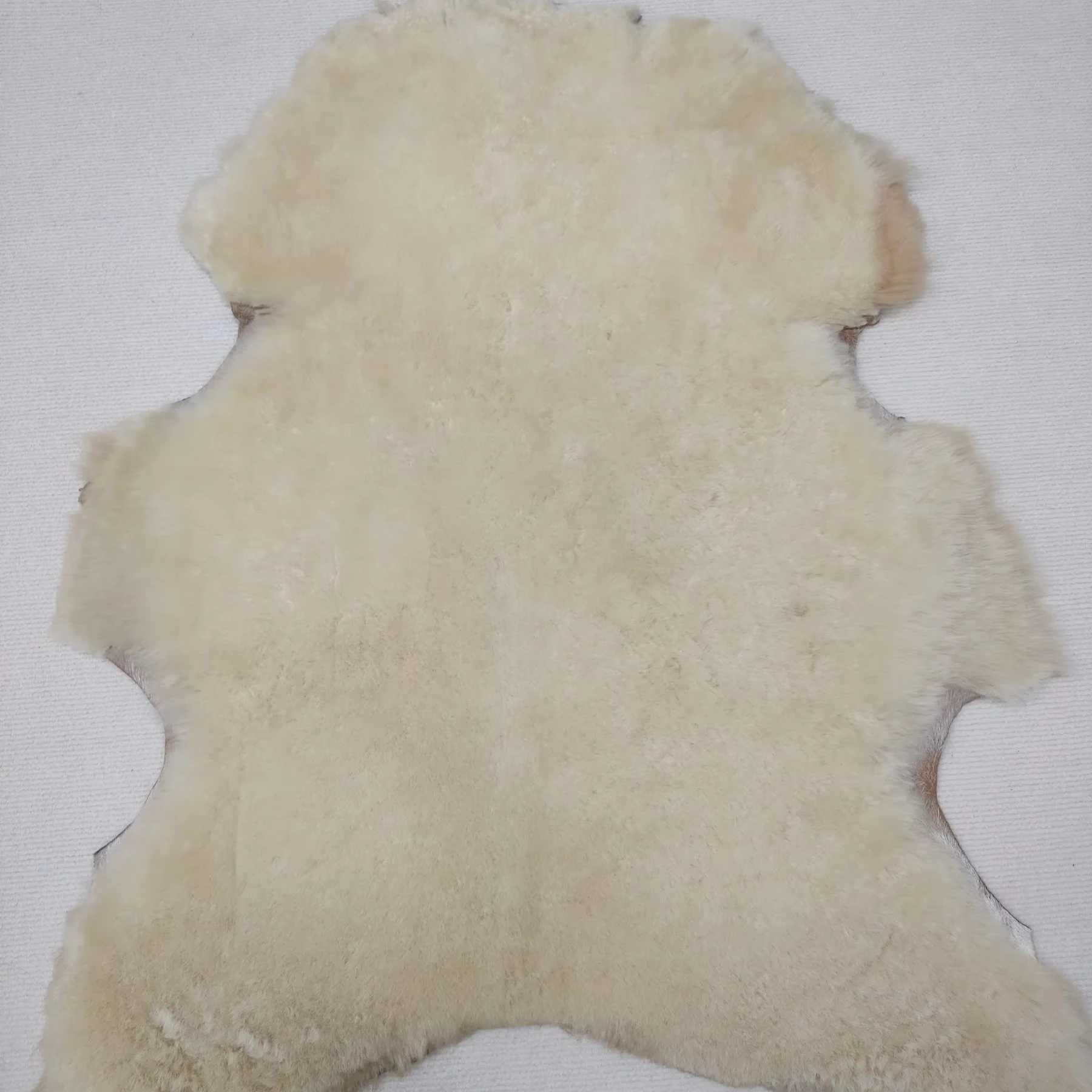 Custom color durable twin face sheepskin raw sheep skins for boots upper for jackets for clothing and medical purposes sheepskin