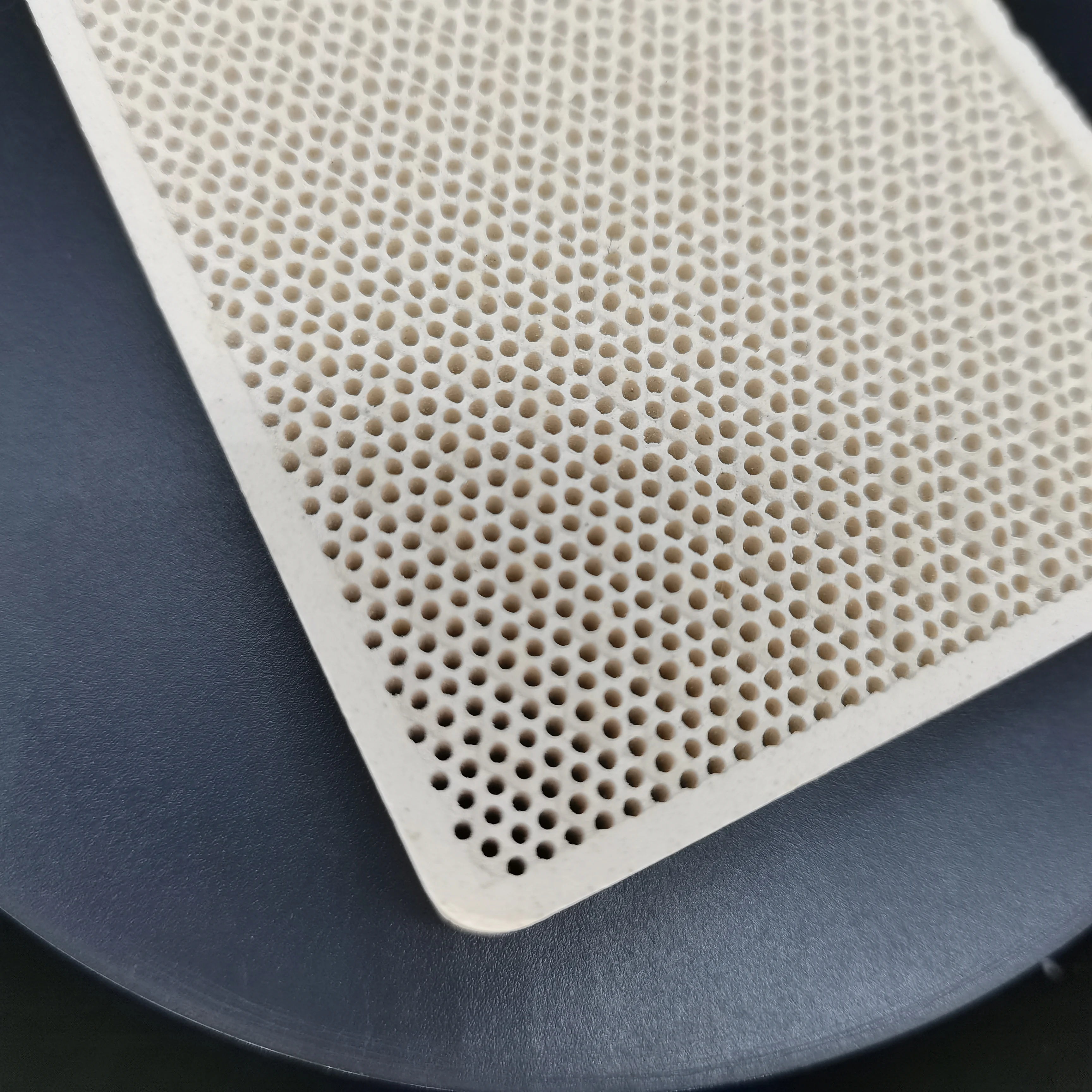 best quality Honeycomb Ceramic OEM experienced Customized Bee Honeycomb ceramic
