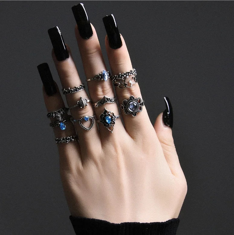 13pcs/set Vintage Diamond Carved Crown Gemstone Ring