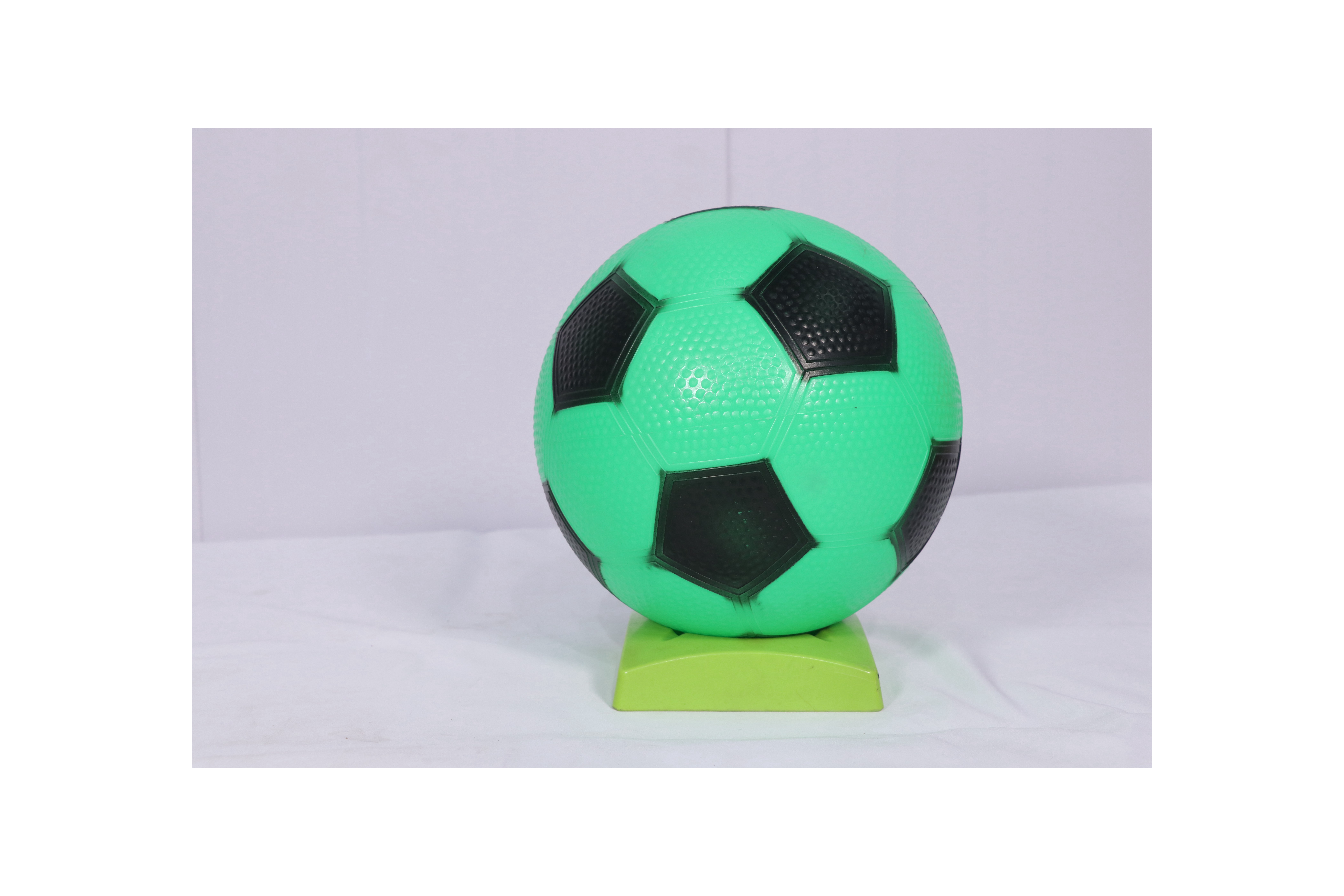 Пластиковый надувной игрушечный мяч с логотипом на заказ