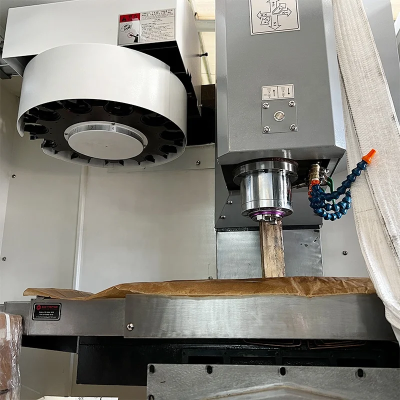 3 Axis CNC Milling Machinery Xh7124 CNC Machine with GSK Fanuc Controller