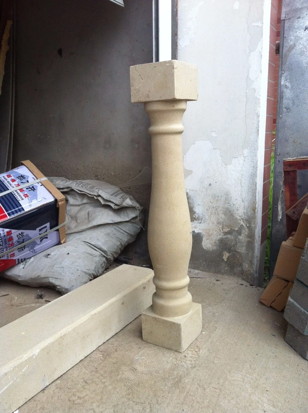 Factory Natural Roman SandStone Pillars Columns For Customized Design Sale
