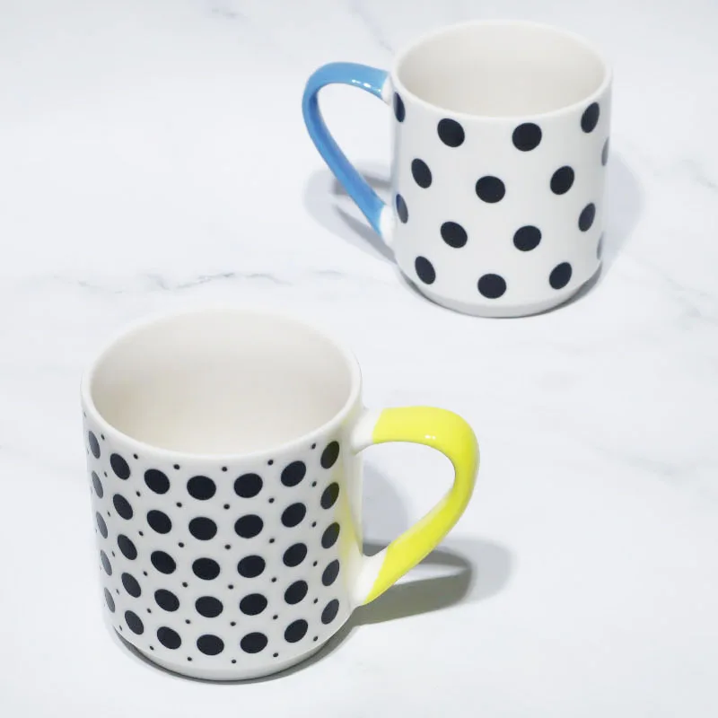 Made in China Shop Promotional Custom Color Blue Handles Ceramic Mug/Marvel Comics Design Circle Ceramic Mug with Color Handle