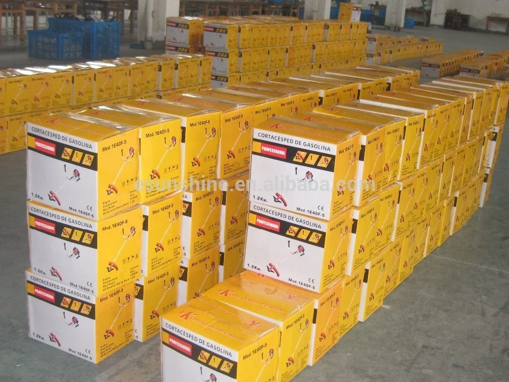 professional home use grass cutter with 2 stroke 52 cc engine to cut grass in garden