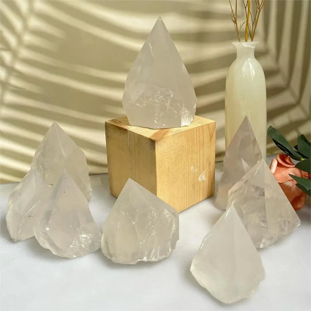 High Quality Natural Point Shape Quartz Crystal Cutbase Wholesale Bulk Girasol Quartz Point For Decoration