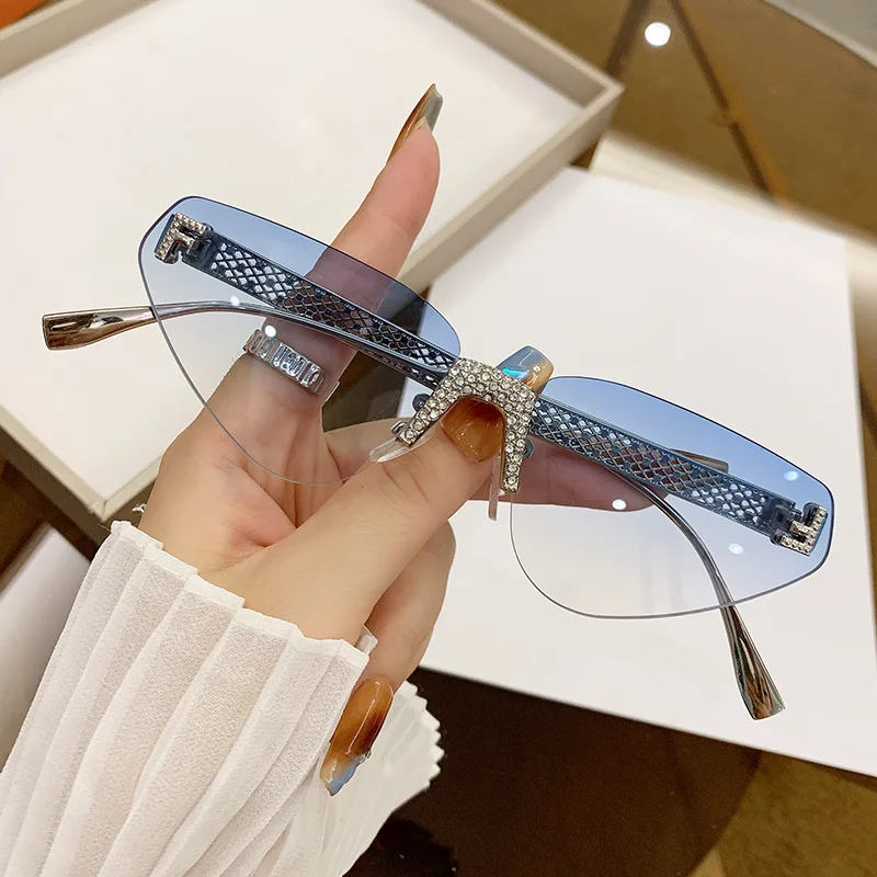Rimless Rhinestones Punk Sunglasses Women 2024 Luxury Crystal F Letter Vintage Metal Small Frame Sun Glasses For Ladies Eyewear