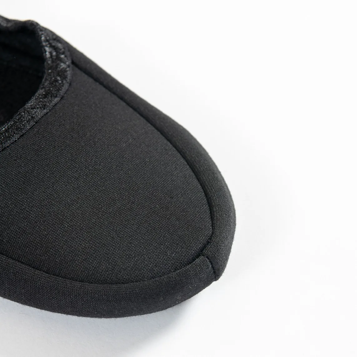 Portable Foldable Cotton Slippers Silent Indoor Travel Shoes for Men and Women for Winter Spring Packaged Closed Toe  Shoe