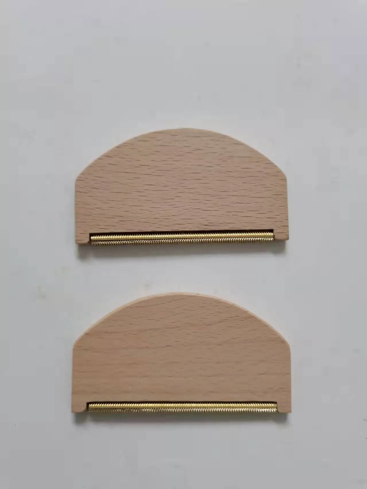 High Quality Portable Wooden Cloth Brush Garment Fabric Care Lint Sweater Pilling Remove Cashmere Comb for Pet Hair Cleaning