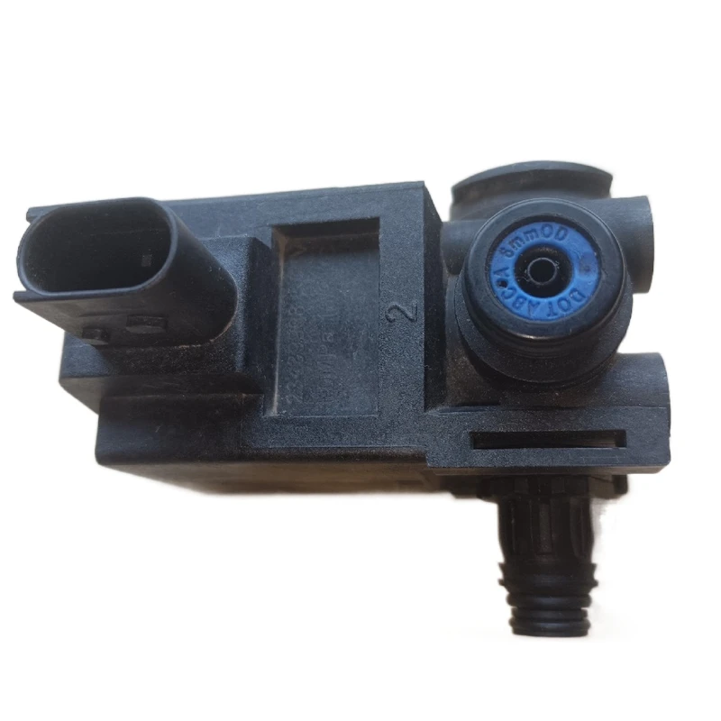Second hand   Truck parts   common Solenoid Valve 23439998 for PTO FOR VOL