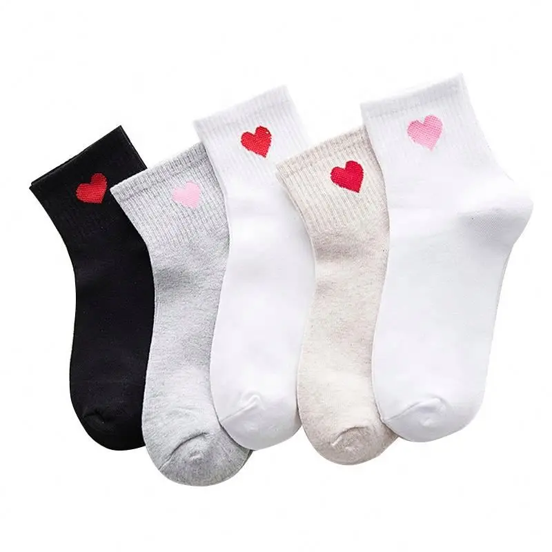 Модные корейские милые белые черные носки с сердечками из Китая